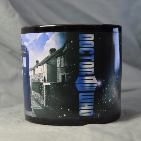 14 oz 2014 disappearing Tardis Dr. Who mug (w957) - Picture 3 of 8